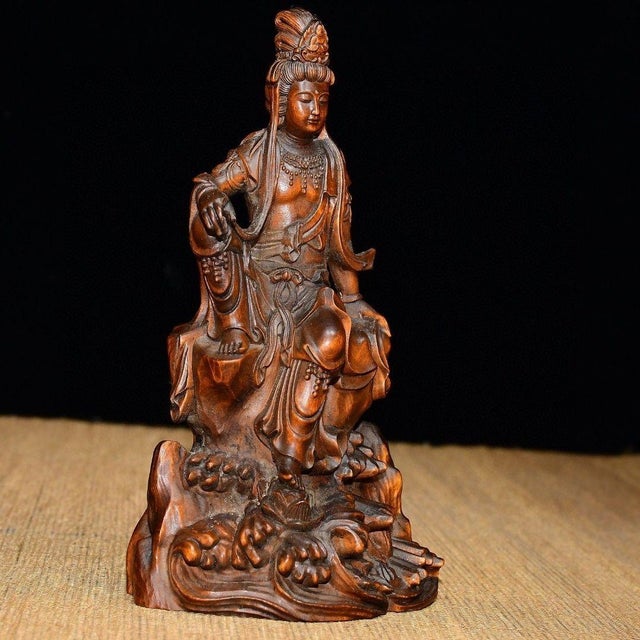 Vintage Chinese Boxwood Carving of Guanyin (Water-Moon Avalokiteshvara) For Sale - Image 9 of 9