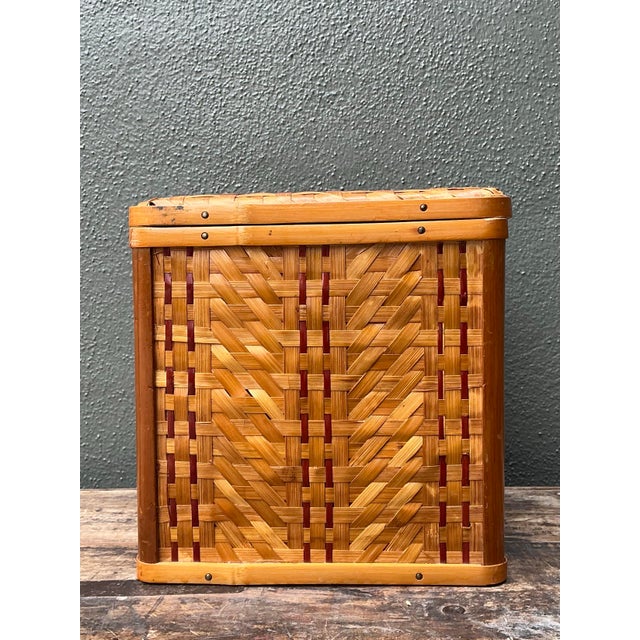 Late 20th Century Vintage Shanghai Weave Hinged Lidded Box For Sale - Image 5 of 11