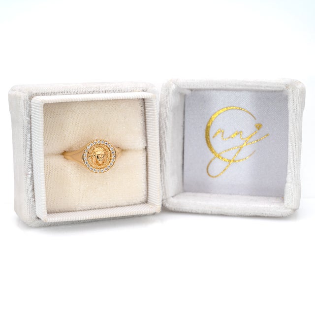Contemporary Leo Ring With Natural Diamond Accented Halo in Solid 14k Gold, Fine Jewelry, Size 6.75 For Sale - Image 3 of 8