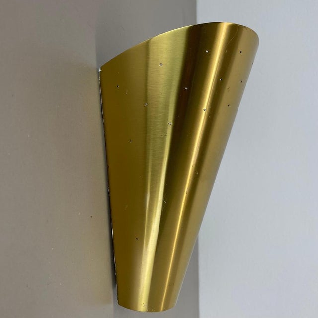Brass Hole Pattern Theatre Wall Light in the style of Stilnovo, Italy, 1950s For Sale - Image 13 of 17