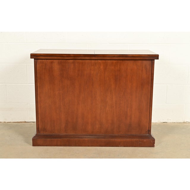 Drexel Heritage Georgian Flame Mahogany Flip Top Buffet Server or Bar Cabinet For Sale - Image 15 of 16