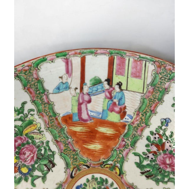 Early 19th Century Chinese Export Rose Canton Hand-Painted Charger Plate (16”) For Sale - Image 4 of 8