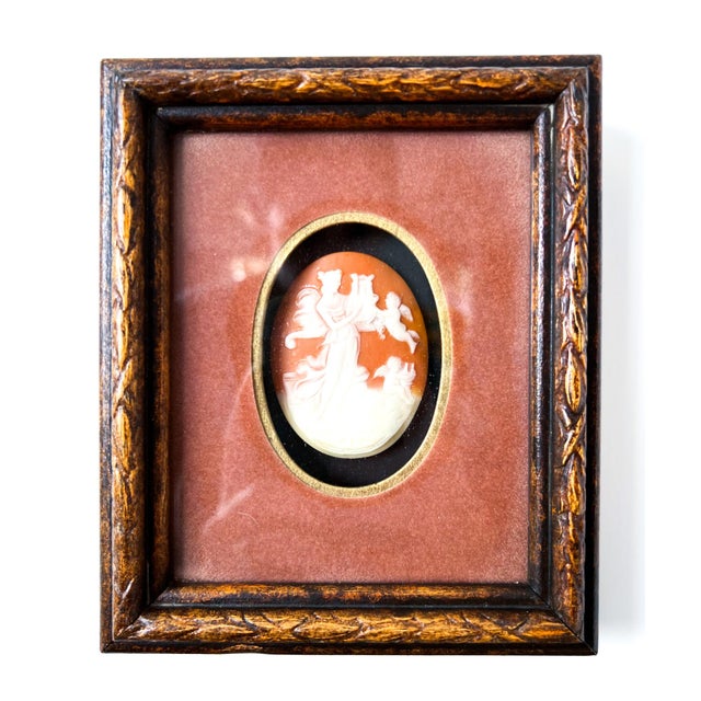 Victorian Pair of Framed Classical Cameo Reliefs by Hal Kramer Co. – Neoclassical / Grandmillennial For Sale - Image 3 of 11