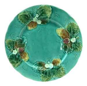 French Majolica Strawberries Plate Luneville, Circa 1880