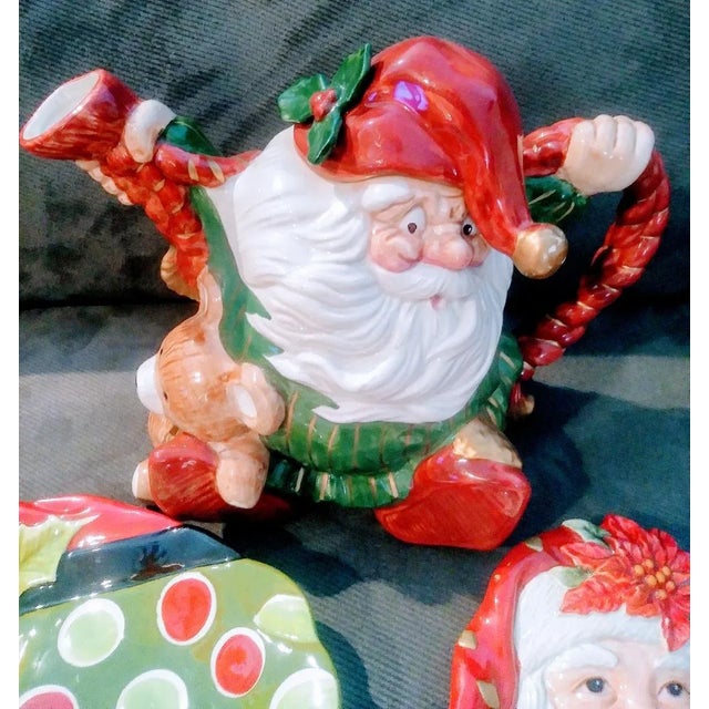Vintage Fitz and Floyd Christmas Santa Clause Teapot and 2 Decorative Snowman Plates Set of 3 For Sale In West Palm - Image 6 of 7