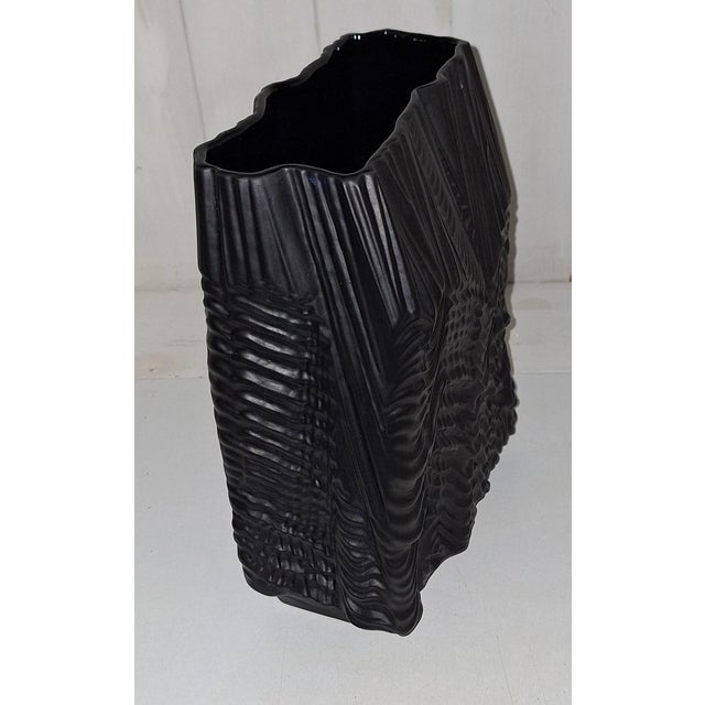 Vintage Flower Vase in Black Bisque Porcelain by Martin Freyer for Rosenthal, 1970s For Sale - Image 3 of 7