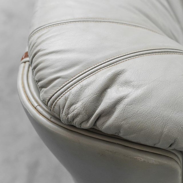 Vintage Three-Seater Sofa in Leather and Wood, 1950s For Sale - Image 11 of 14