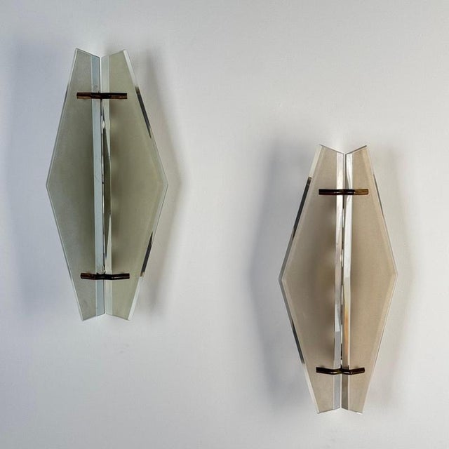 Fontana Arte Vintage Model 1943 Wall Lights in Frosted and Bevelled Glass by Max Ingrand for Fontana Arte, 1950s, Set of 2 For Sale - Image 4 of 18
