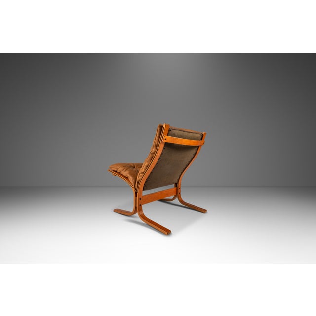 Animal Skin Set of Two (2) Scandinavian Mid-Century Modern "Siesta" Chairs in Leather by Igmar Relling for Westnofa, Norway, C. 1970's For Sale - Image 7 of 18