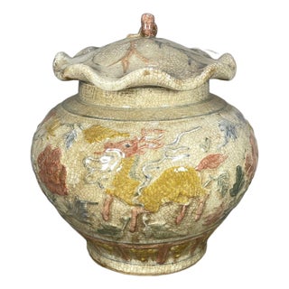 Large Polychrome Crackle Glaze Ginger Jar With Lotus Leaf Lid and Foo Dog Finial (30cm) For Sale