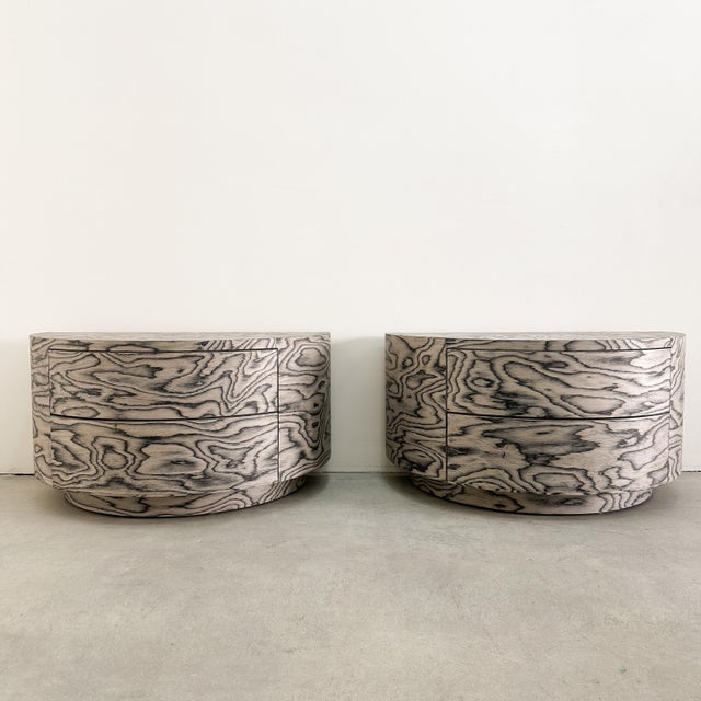 Mid-Century Modern Vintage Postmodern Semicircle Halfmoon Nightstands in Ettore Sottsass Veneer by Alpi 70s 80s For Sale - Image 3 of 11