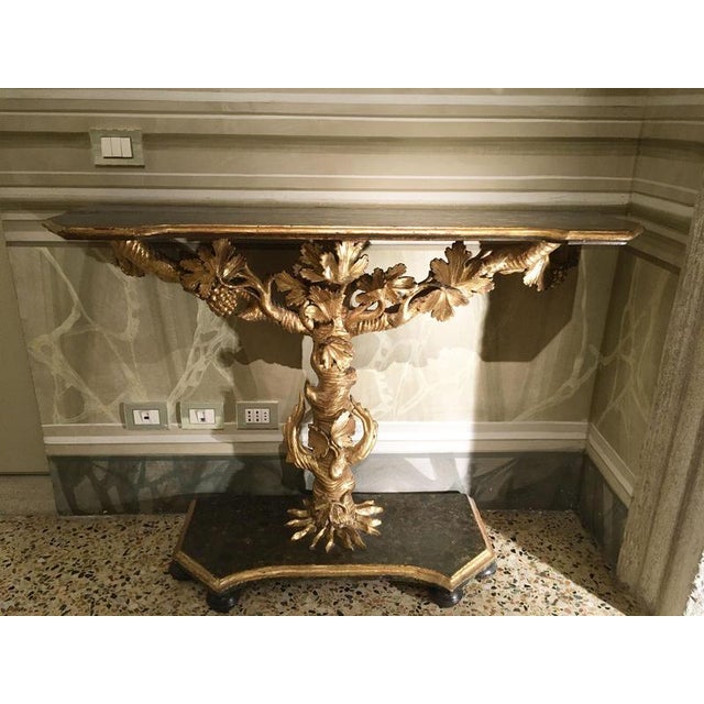 Italian Giltwood Carved Console Table with Leaves and Bunches of Grapes, 1650 For Sale - Image 15 of 18