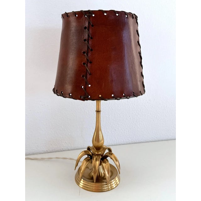 Mid-Century Italian Palm Leaf Table Lamp in Brass with Leather Lampshade, 1970s For Sale - Image 9 of 12