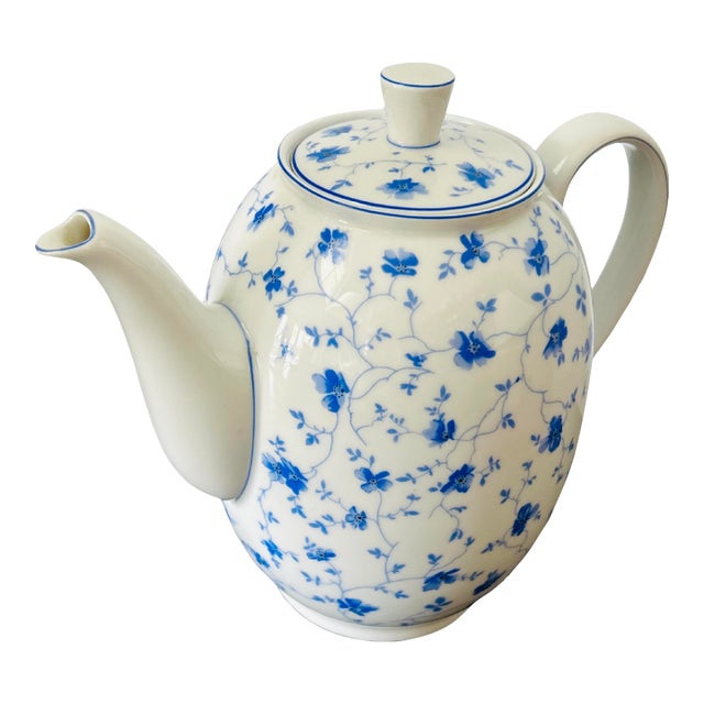 Vintage Arzberg Porcelain Teapot – Blaublüten (Blue Blossom) – Designed by Dr. Hermann Gretsch – German Mid-Century Porcelain For Sale