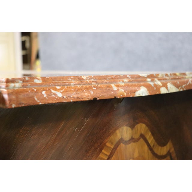 French 1900-1909 Gilt Dore' Bronze Inlaid Bombe French Louis XV Marble Top Commode For Sale - Image 3 of 11