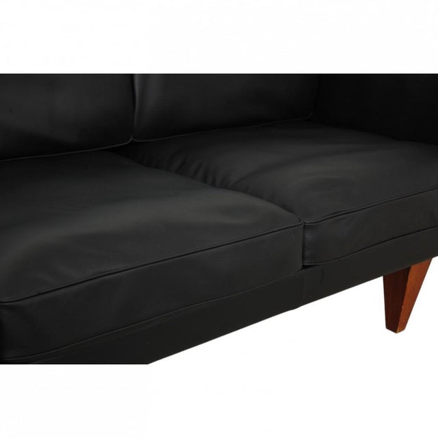 Three-Seater V.11 Sofa in Black Leather by Illum Wikkelsø, 1970s For Sale - Image 15 of 18