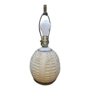 Mid-Century Modern 1960s Ridged Ladder Table Lamp, Studio Pottery in the Manner of Bob Kinzie