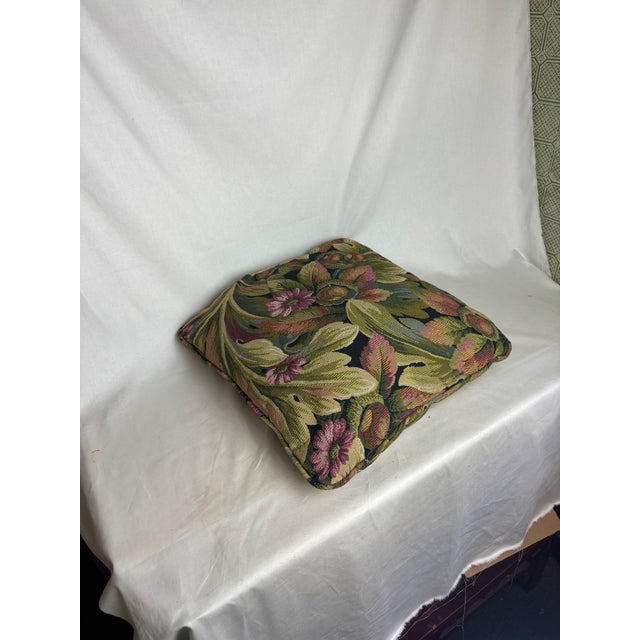 Traditional Pair of Woven Tapestry Floral Pillows For Sale - Image 3 of 5