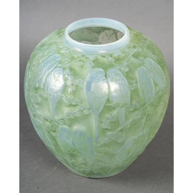 Opalescent Perruches Vase by René Lalique, 1919 For Sale - Image 3 of 7