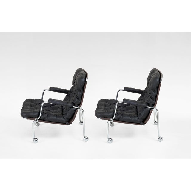 Karin Lounge Chairs in Black Leather by Bruno Mathsson for Dux, Set of 2 For Sale - Image 6 of 6