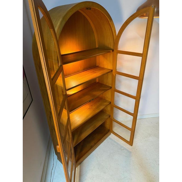 Round Arched Teak Display Case with Lighting by Dyrlund For Sale - Image 3 of 11