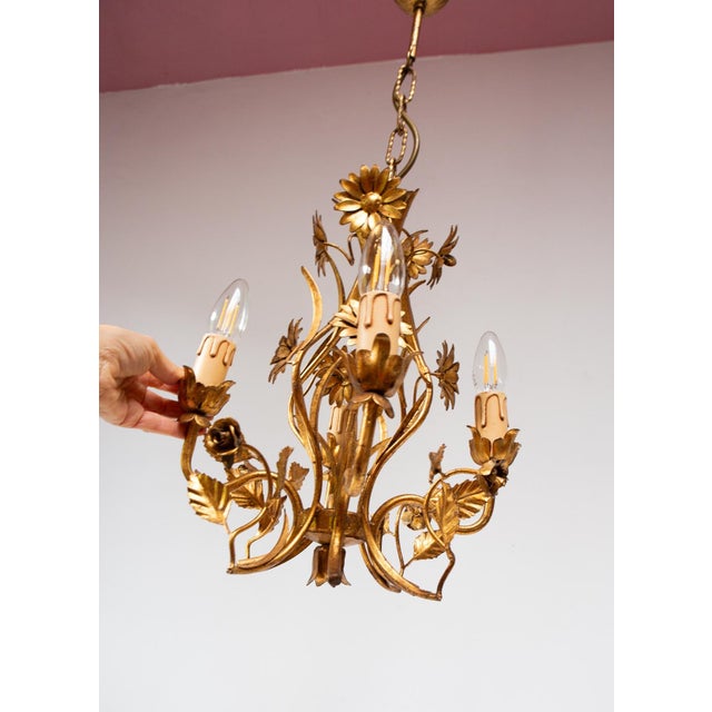 1970s Italian Chandelier in Gilded Metal with Leaves and Flowers, 1970s For Sale - Image 5 of 8