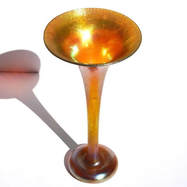 Art Nouveau Large Tiffany Studios Gold Favrile Trumpet Vase For Sale - Image 3 of 7