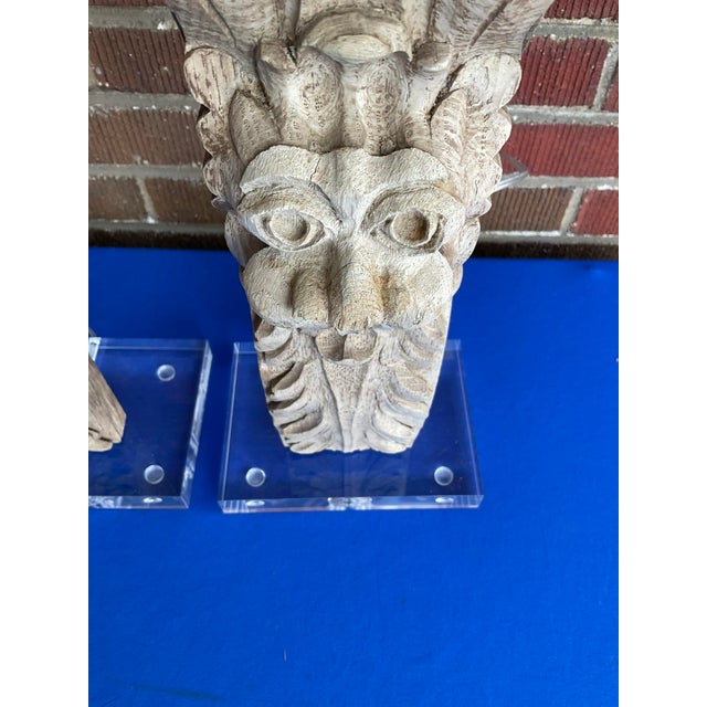 1900 - 1909 Pair Antique Carved Oak Architectural Fragment Table Lamps W/ Lucite Bases For Sale - Image 5 of 12