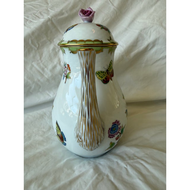 Mid-20th Century Herend Hungary "Queen Victoria" Hand-Painted Porcelain Tea Service With Serving Tray - 18 pcs For Sale - Image 10 of 12