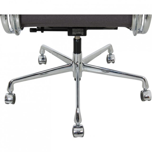 EA-117 Office Chair in Grey Hopsack Fabric by Charles Eames For Sale - Image 13 of 16