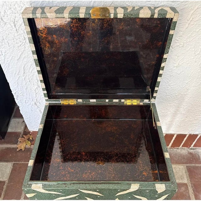 1980s 1980s Maitland Smith Box on Stand Side Table With Lions For Sale - Image 5 of 10