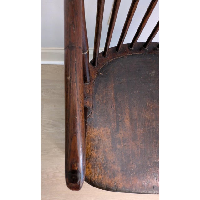 Antique Plank Seat Windsor Arm Chair New England Circa 1790 For Sale - Image 9 of 18