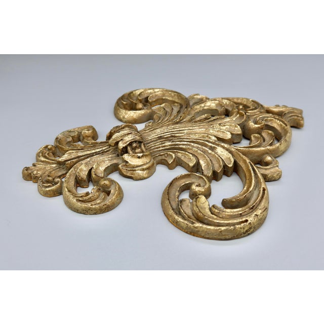 Hollywood Regency Vintage Gilt Resin Fleur-De-Lis Wall Ornament For Sale - Image 3 of 5
