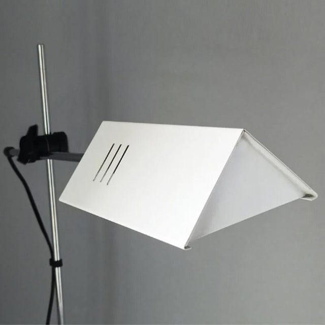 1970s Vintage White Table Lamp by Veneta Lumi, Italy, 1970s For Sale - Image 5 of 7