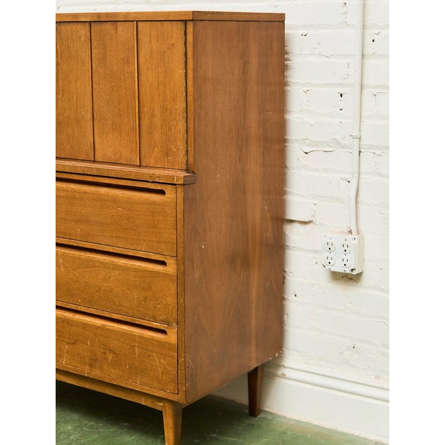 American Mid 20th Century American of Martinsville Highboy Dresser For Sale - Image 3 of 12
