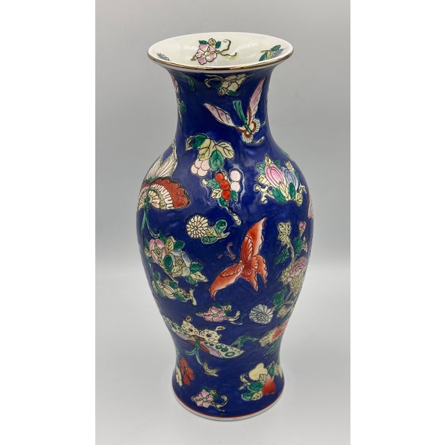 Antique Large Fine Quality Oriental Chinese 19th Century TongZhi Mark Vase For Sale - Image 9 of 10