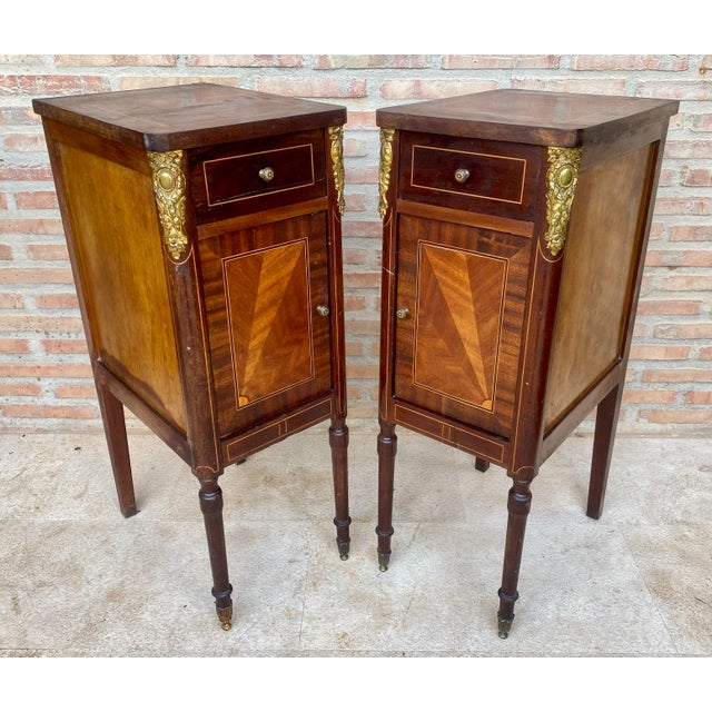 1940s Pair of French Empire Style Wood Nightstands With Inlay and Bronze Mounts For Sale - Image 4 of 11