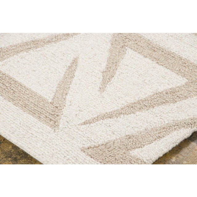 Rug & Kilim Contemporary Geometric Wool Rug in Beige & Ivory by Rug & Kilim, India For Sale - Image 4 of 7