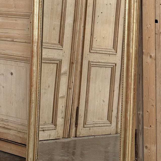 19th Century French Louis XVI Giltwood Mirror With Lovebirds For Sale - Image 14 of 17