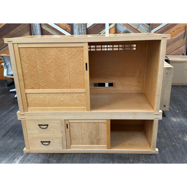 1990s Berkeley Mills Maple Audio/Visual Tansu Cabinet For Sale - Image 5 of 12