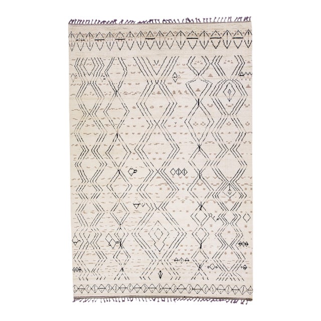 Contemporary Moroccan Style Handmade Ivory Wool Rug With Tribal Design For Sale
