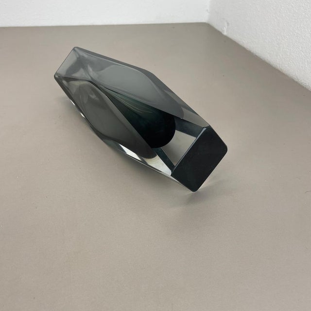 Faceted Murano Glass Sommerso Vase from Mandruzzato, Italy 1970s For Sale - Image 16 of 18