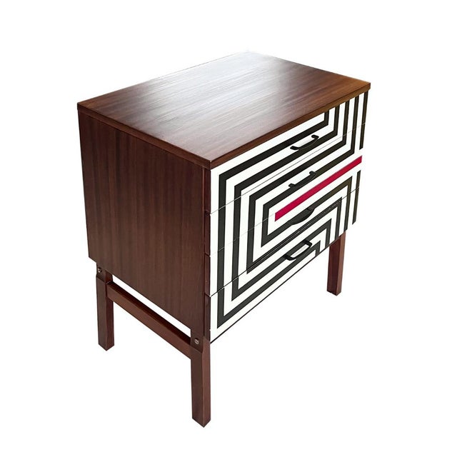 The chest of drawers, renovated Dark brown veneer on the sides and top, high-gloss removed, stained in the original color...