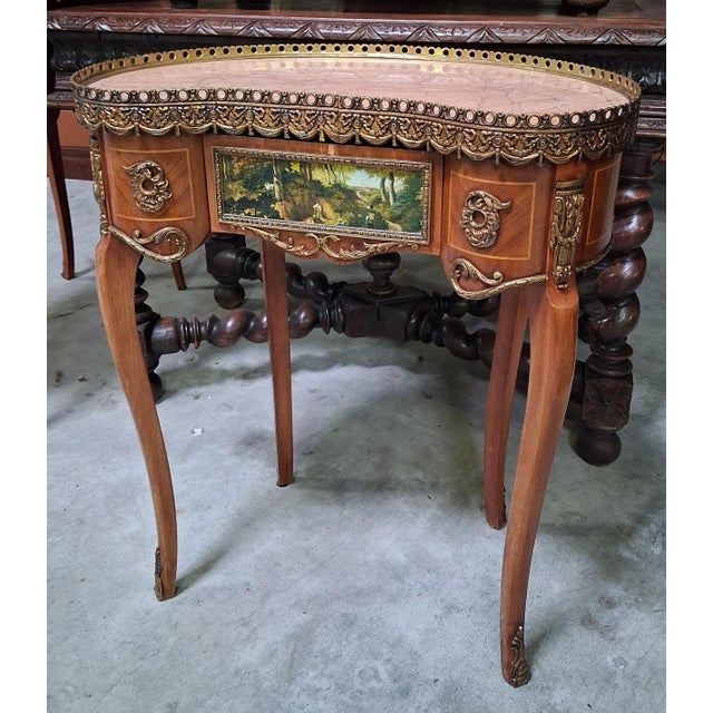 Wood Louis XV Kidney-Shaped Desk in Marquetry and Gilt Bronze, 1920s For Sale - Image 7 of 9