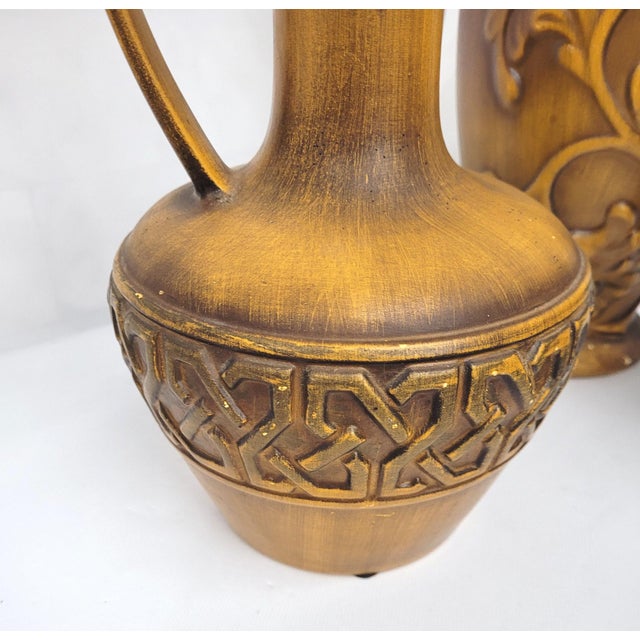 Set of 3 Royal Haeger Ewer Vases, Gold Ceramic Pottery Pitcher Set, Mid Century Old World Mantel Decor For Sale - Image 17 of 18