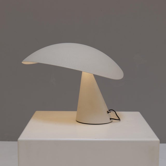 Rare sculptural lamp by the multiltalent: Masayuki Kurokawa - Designer, architect & philosphoher. A creation of japanese...
