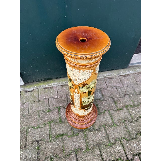 English 1913 English Porcelain Pedestal Floral Cream Antique Column For Sale - Image 3 of 12