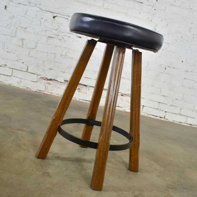 Mid 20th Century Bar Stool Acorn Brown Finish and Black-Brown Vinyl Faux Leather Seat Attributed to Brandt Ranch Oak For Sale - Image 9 of 12