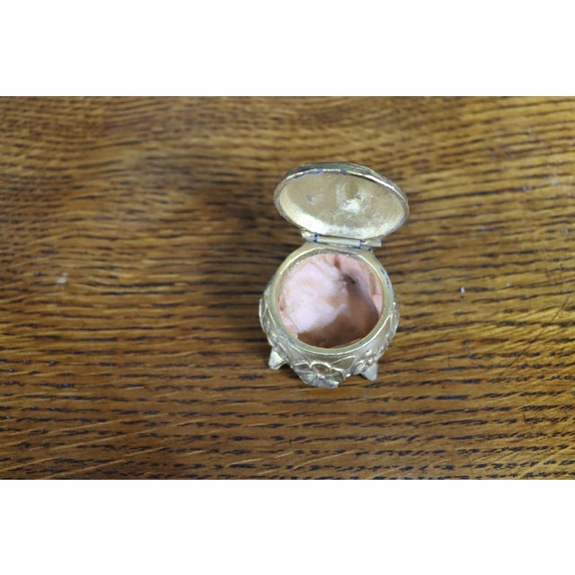 Early 20th Century Victorian Ring Box With Bird & Floral Decoration For Sale - Image 5 of 9