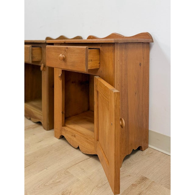 Mid 20th Century Pair of Rustic Pine Nightstands Drawer Arched Cabinet Door Scalloped European For Sale - Image 15 of 17